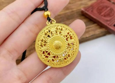 马先生金配饰回收案例